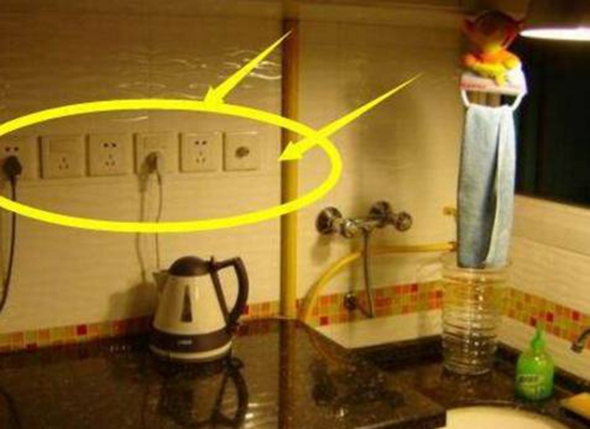 定制櫥柜電源設(shè)計，星空梵高櫥柜