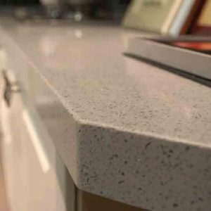 定制櫥柜石英石臺面優(yōu)點有哪些？一平米多少錢？
